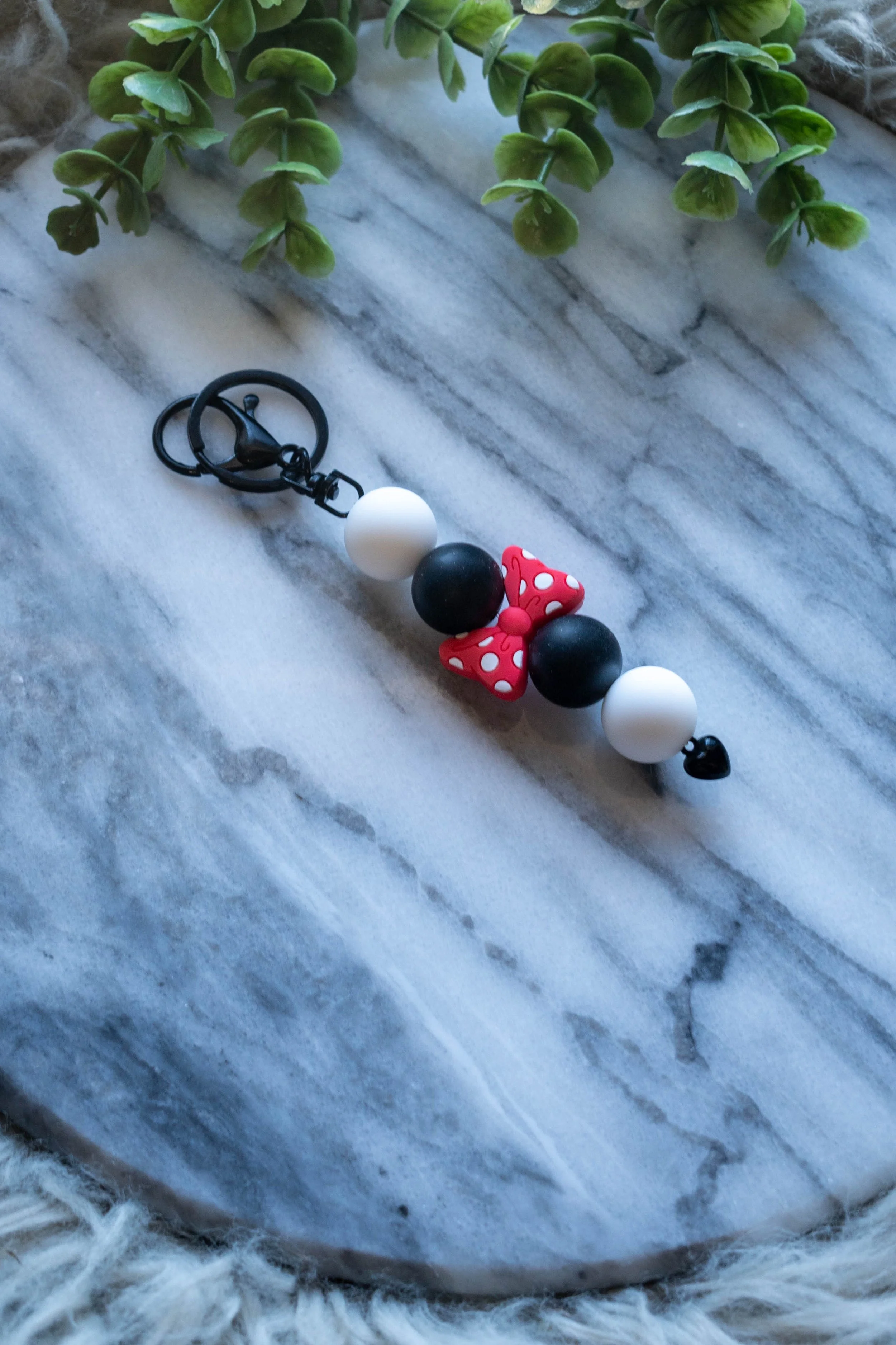 Minnie mouse 2025 bow keychain